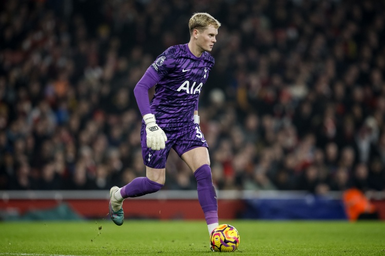 开云体育下载-队报：欧塞尔联系热刺，希望租借替补门将金斯基6个月